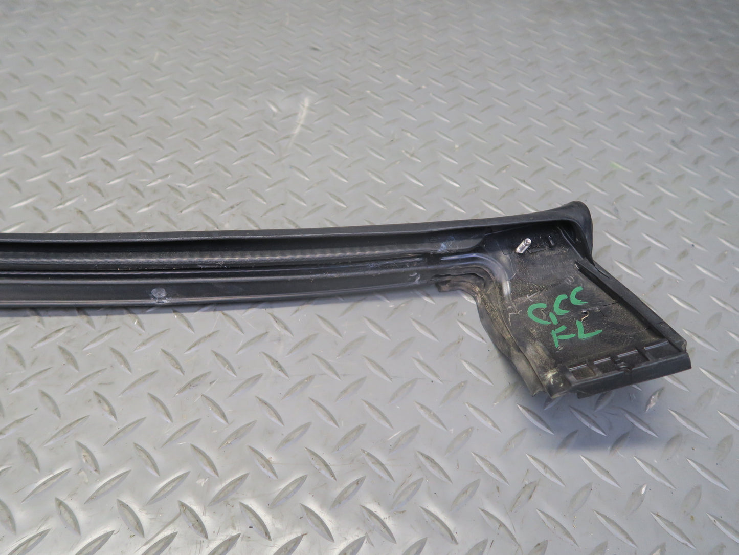 16-24 Chevrolet Camaro SS Convertible Left Door Weatherstrip Rubber Seal Gasket