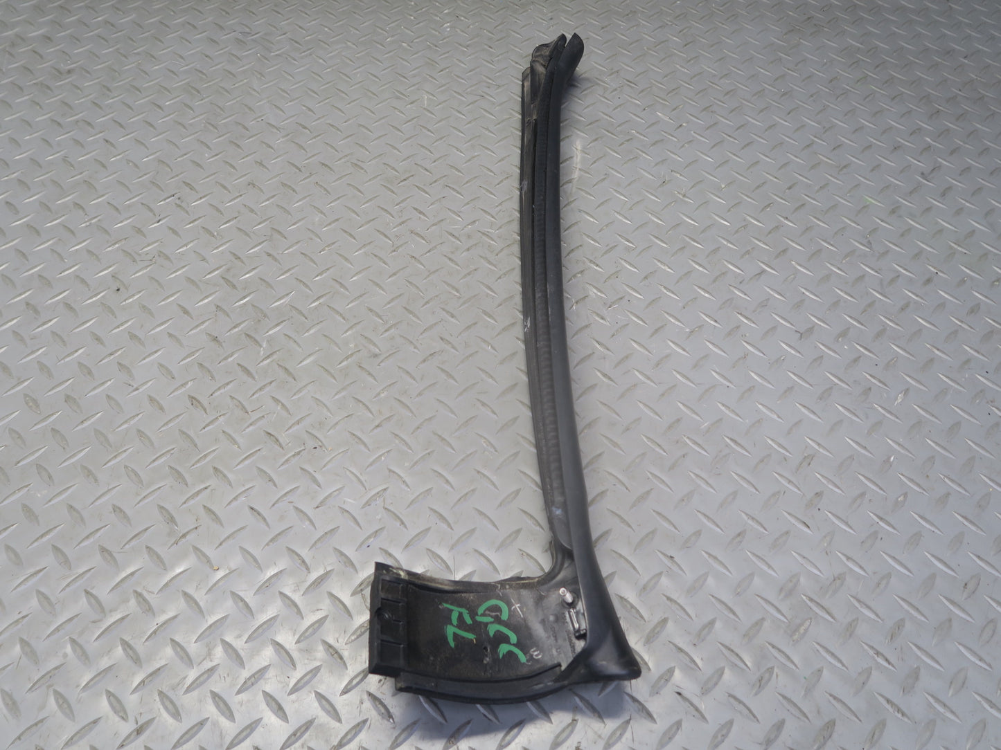16-24 Chevrolet Camaro SS Convertible Left Door Weatherstrip Rubber Seal Gasket