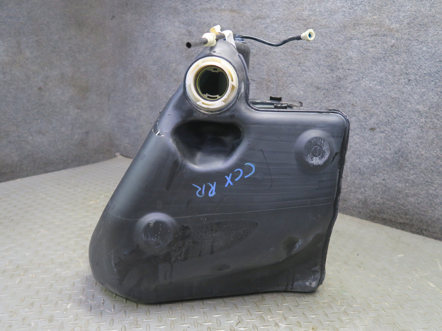 2004-2009 Cadillac XLR Rear Right Pass Side Gas Fuel Tank Reservoir