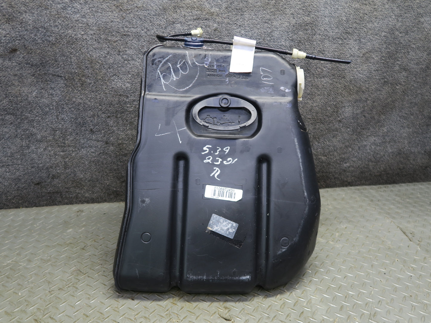 2004-2009 Cadillac XLR Rear Right Pass Side Gas Fuel Tank Reservoir