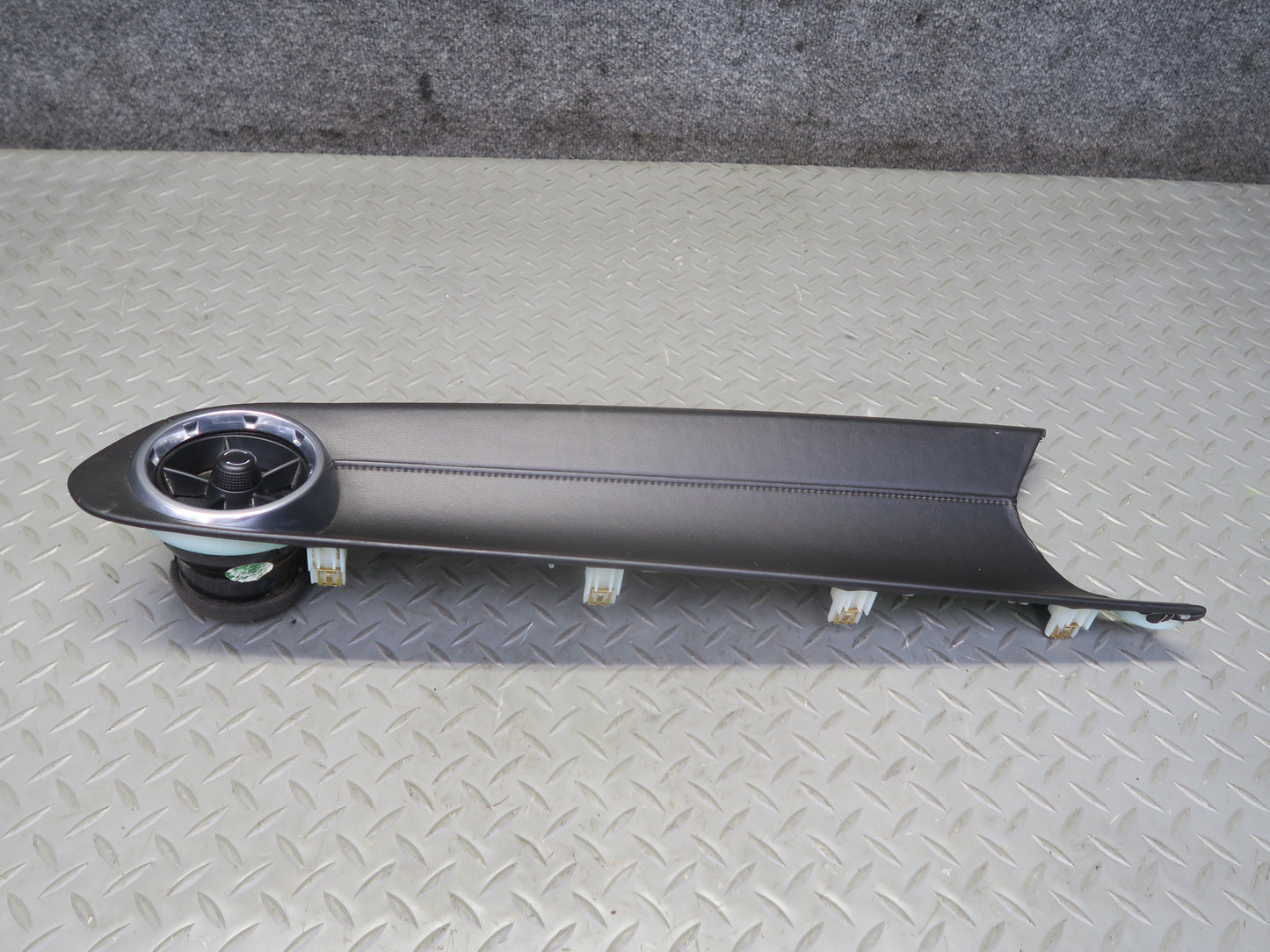 16-24 Chevrolet Camaro Dash Right Trim Bezel Cover Panel JET Black 84124221 OEM