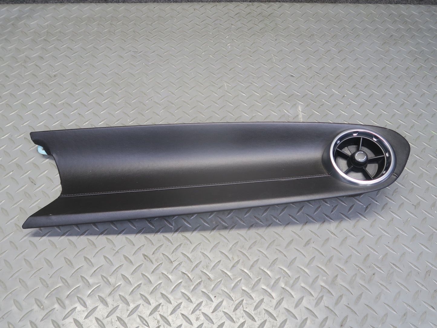 16-24 Chevrolet Camaro Dash Right Trim Bezel Cover Panel JET Black 84124221 OEM
