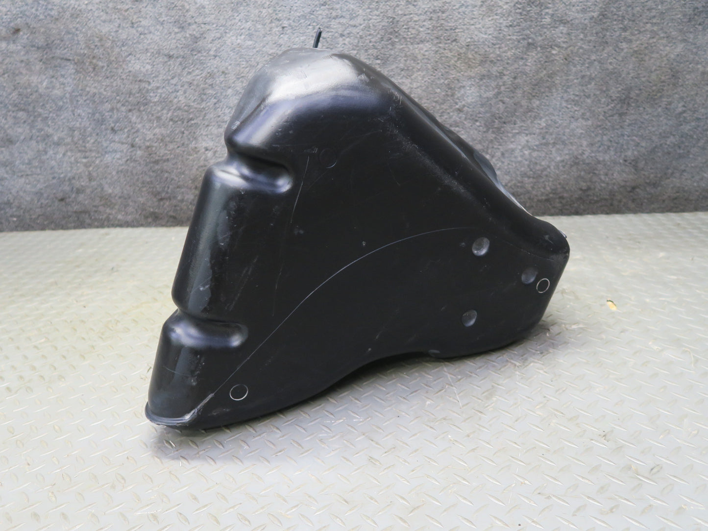 2004-2009 Cadillac XLR Rear Right Pass Side Gas Fuel Tank Reservoir