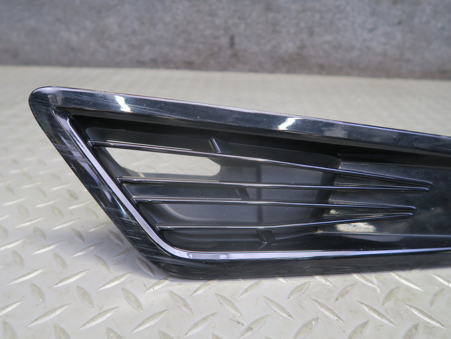 16-18 Chevrolet Camaro SS Set of 2 Front Left & Right Hood Vent Scoop OEM
