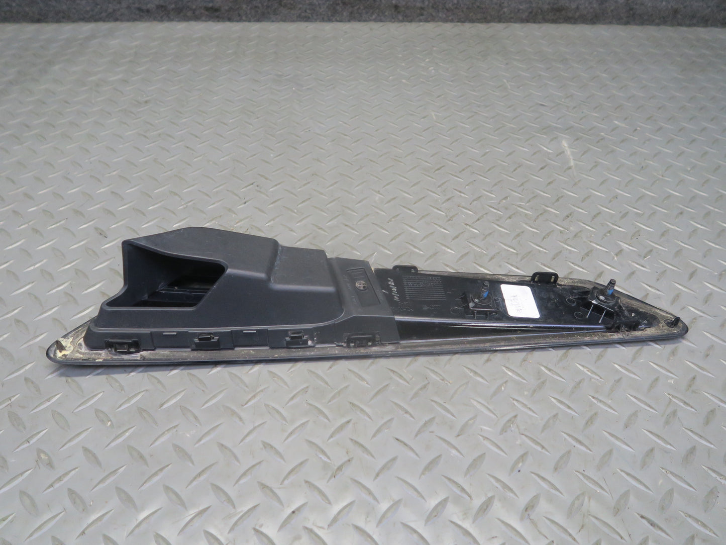16-18 Chevrolet Camaro SS Set of 2 Front Left & Right Hood Vent Scoop OEM