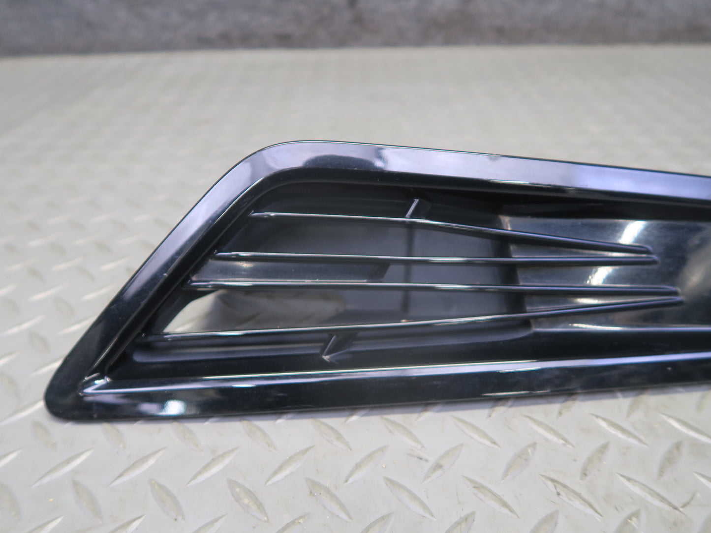 16-18 Chevrolet Camaro SS Set of 2 Front Left & Right Hood Vent Scoop OEM