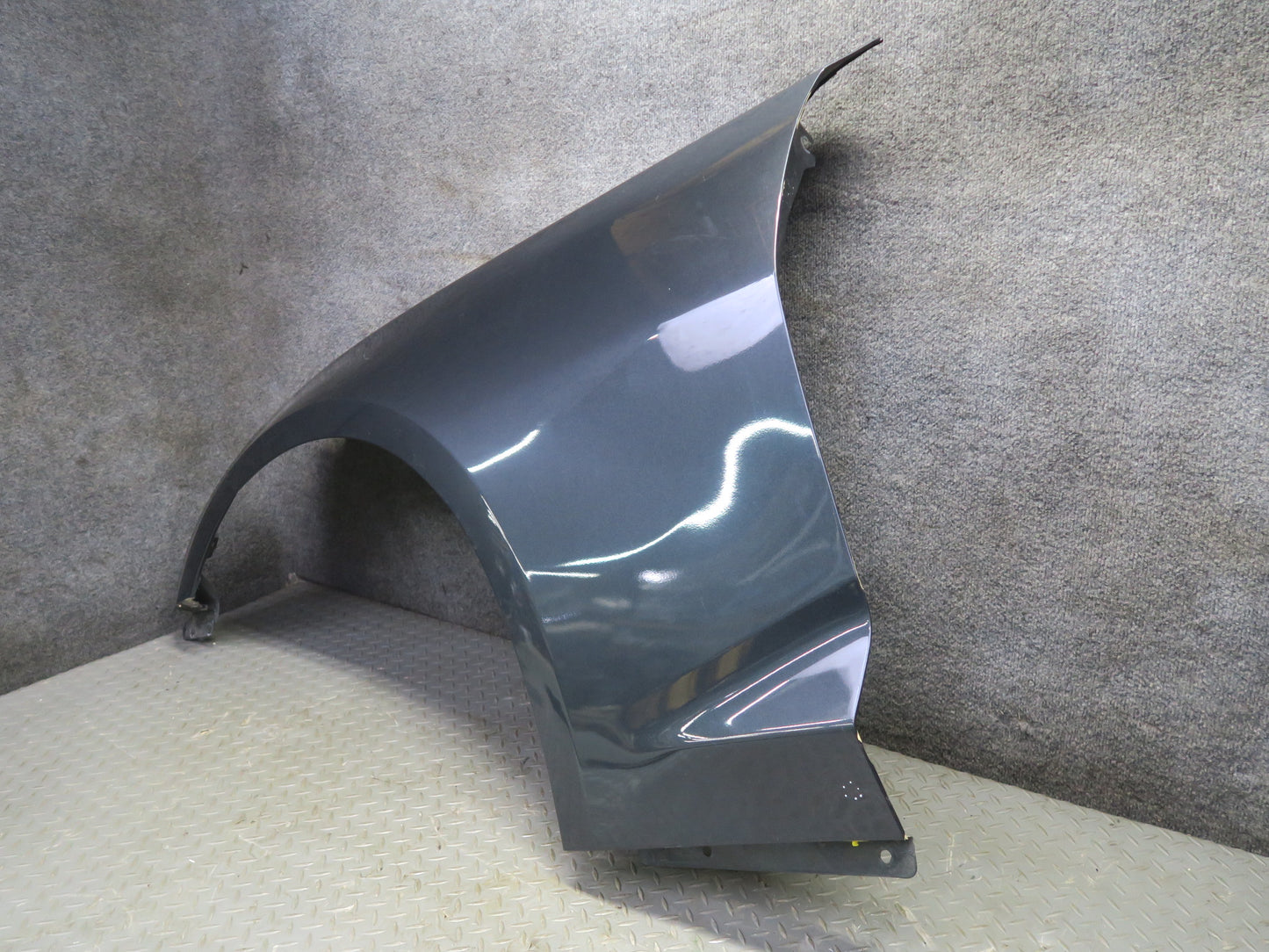 16-24 Chevrolet Camaro SS Front Left Fender Shell Panel Cover Nightfall Gray OEM