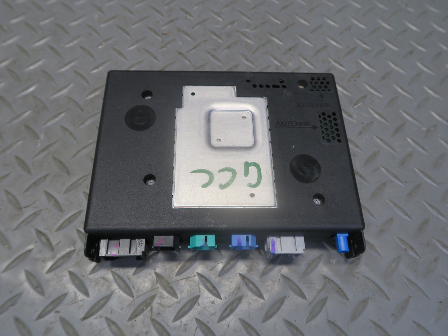 16-18 Chevrolet Camaro SS Multimedia Interface Control Module 84364936 OEM