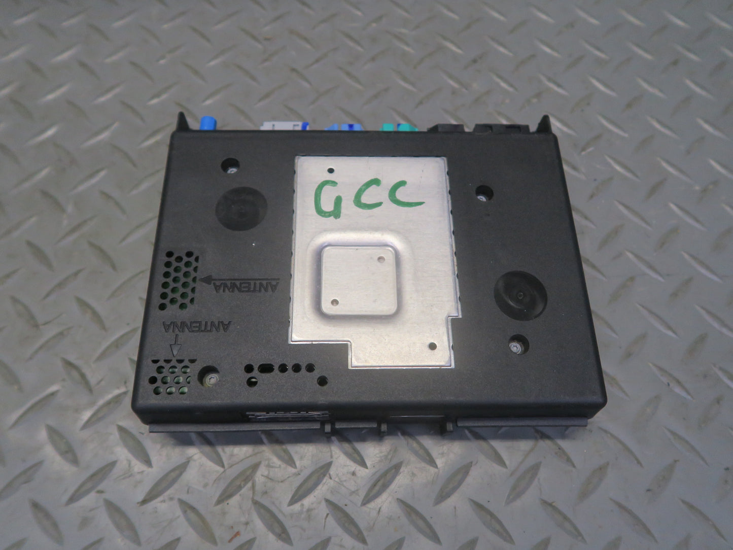 16-18 Chevrolet Camaro SS Multimedia Interface Control Module 84364936 OEM