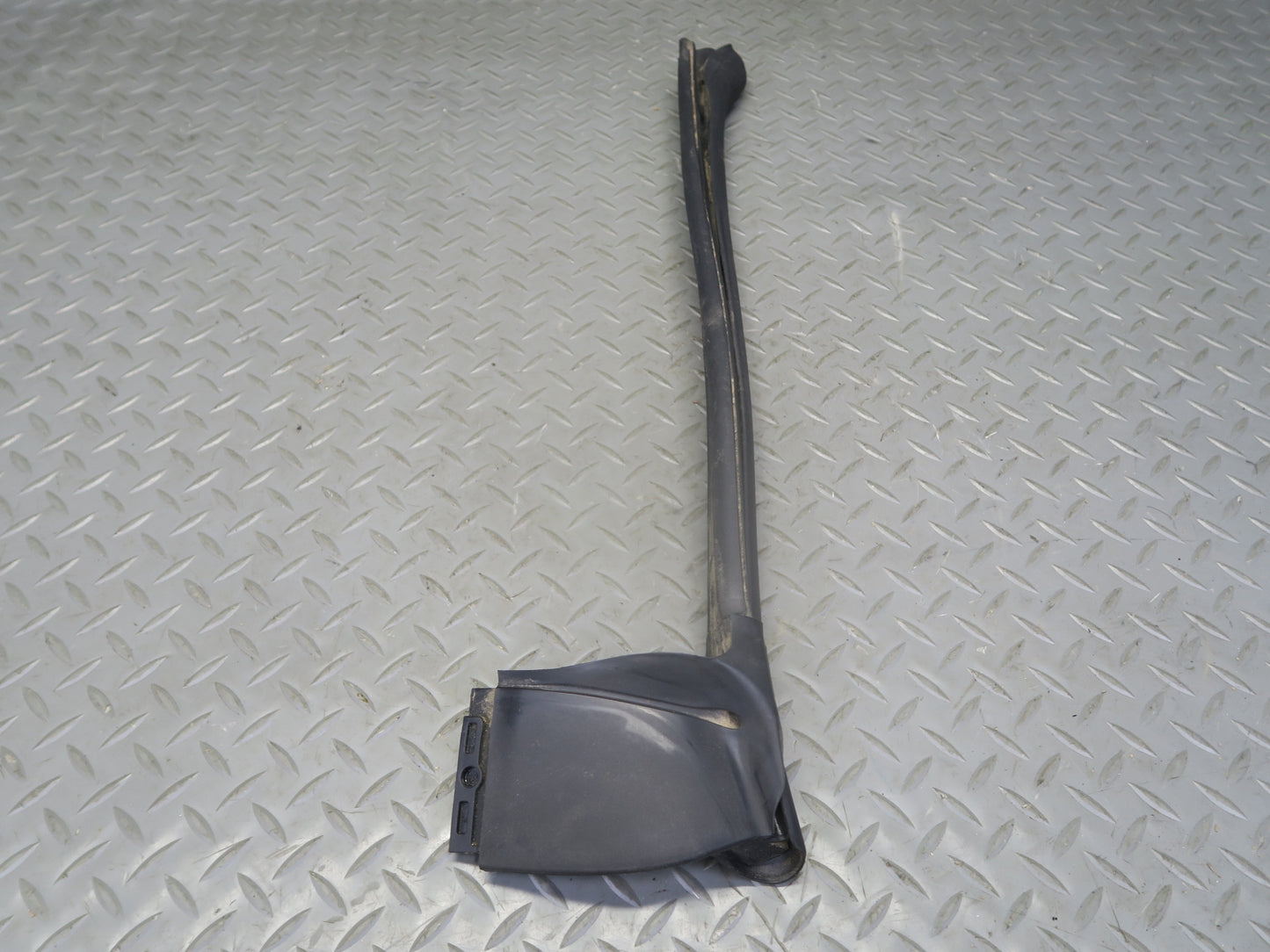 16-24 Chevrolet Camaro SS Convertible Right Door Weatherstrip Rubber Seal Gasket