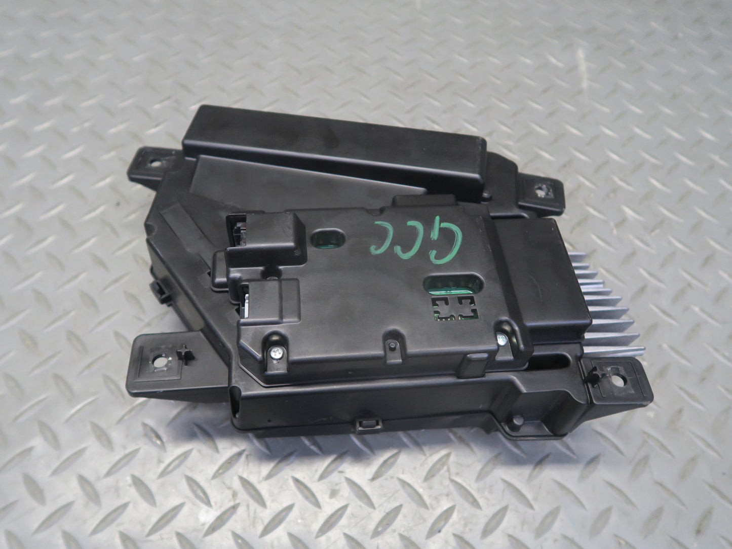 16-18 Chevrolet Camaro SS Dash HUD Head UP Display Projector 84016314