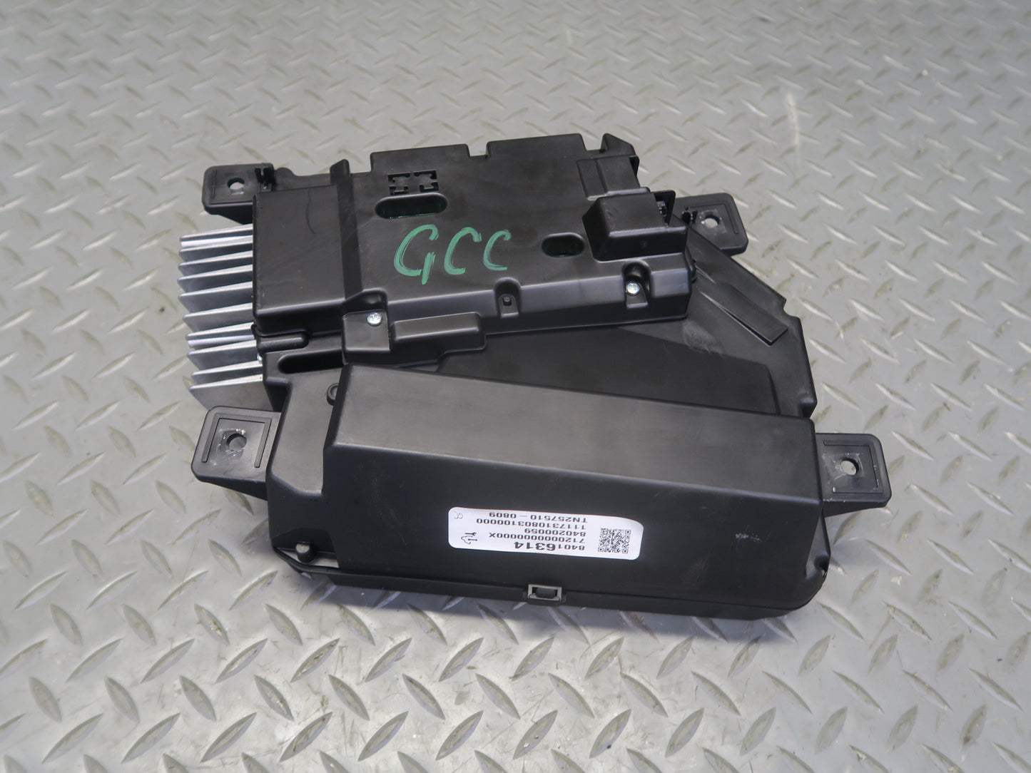 16-18 Chevrolet Camaro SS Dash HUD Head UP Display Projector 84016314