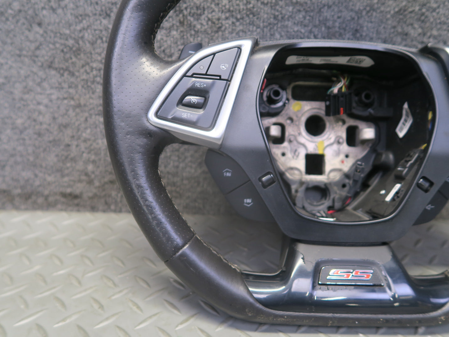16-23 Chevrolet Camaro SS A/T Leather Heated Steering w Controls & Shifters OEM