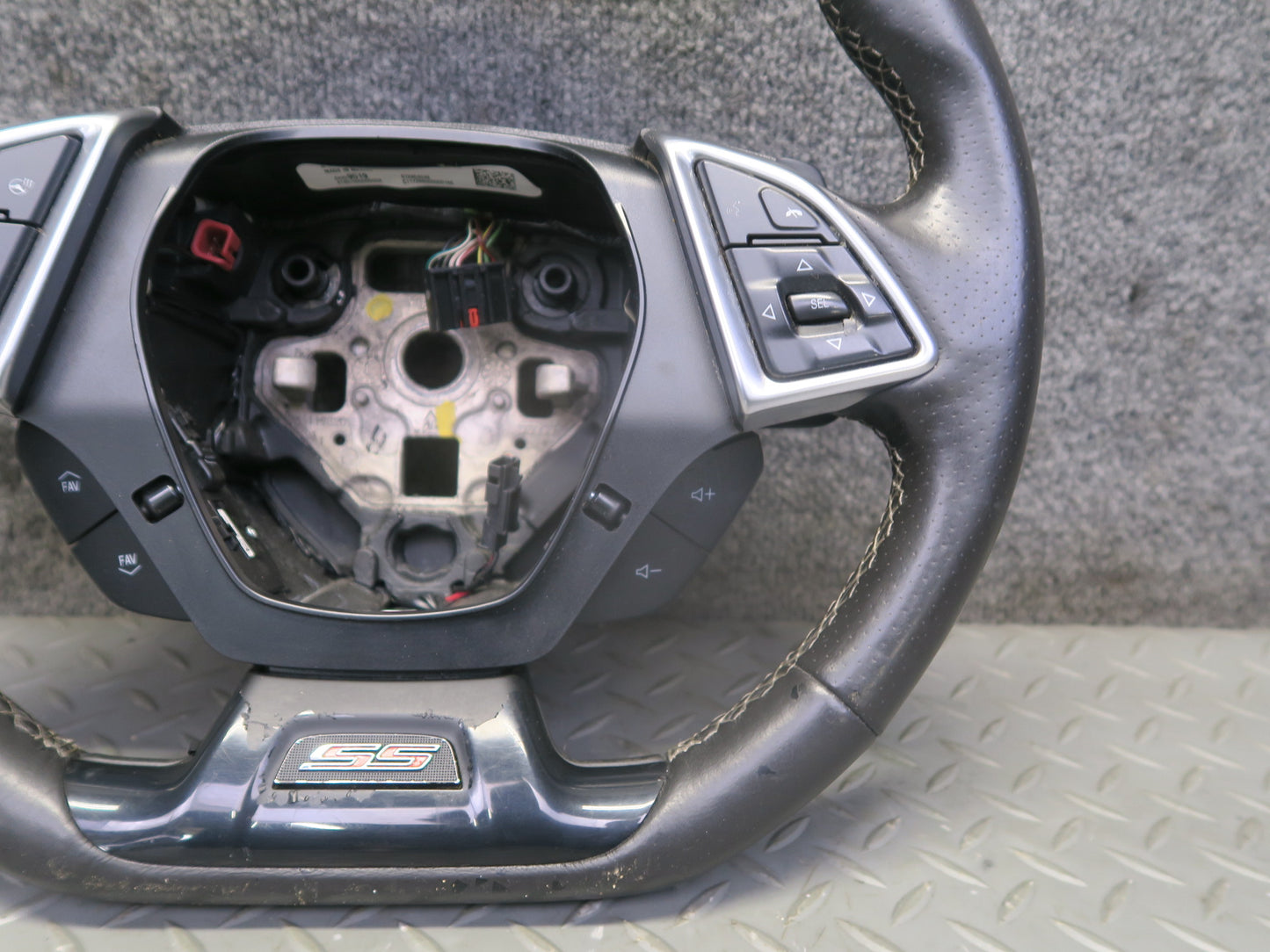 16-23 Chevrolet Camaro SS A/T Leather Heated Steering w Controls & Shifters OEM