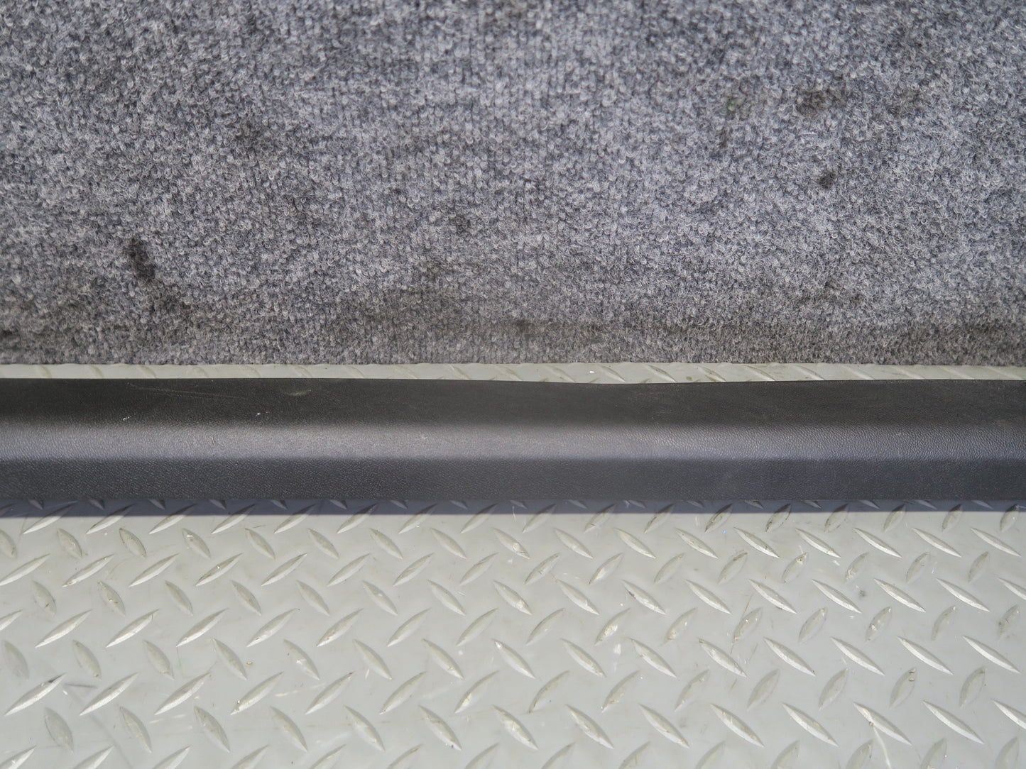 16-24 Chevrolet Camaro SS Set of 2 Left & Right Door Scuff Sill Plate Trim OEM