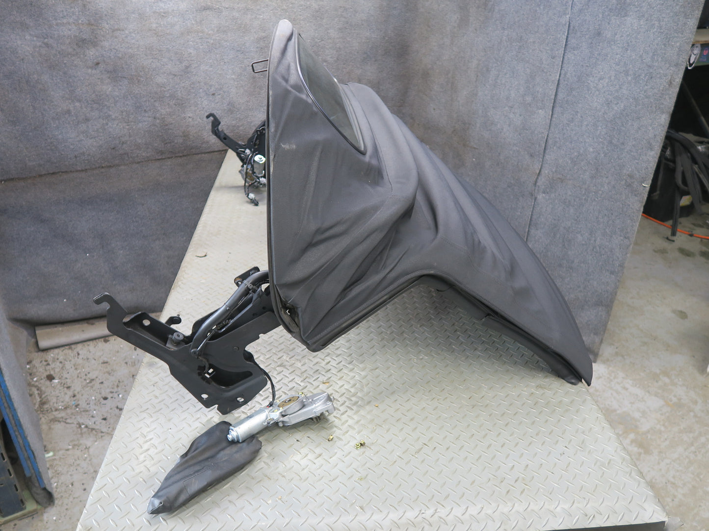 04-09 Nissan 350Z Z33 Convertible Soft TOP Roof w Glass Assembly Black OEM