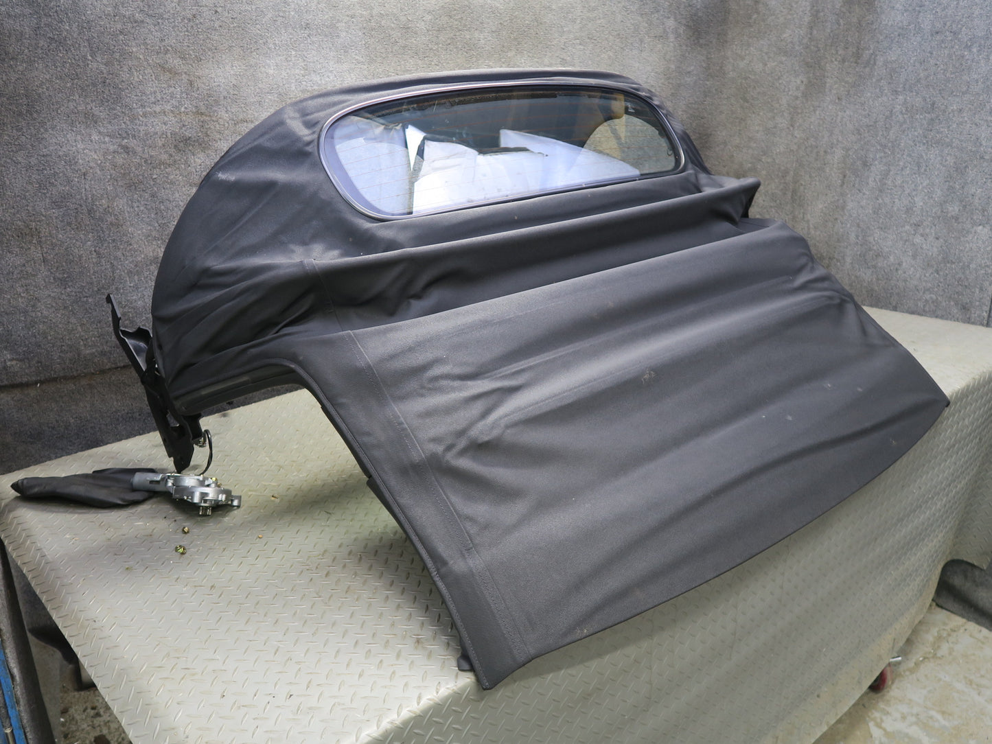 04-09 Nissan 350Z Z33 Convertible Soft TOP Roof w Glass Assembly Black OEM