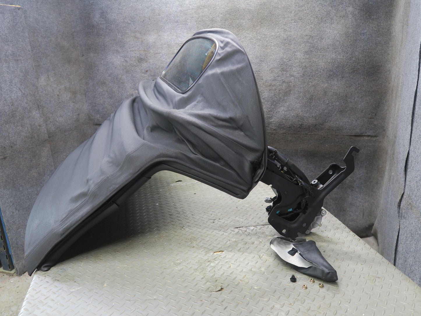 04-09 Nissan 350Z Z33 Convertible Soft TOP Roof w Glass Assembly Black OEM