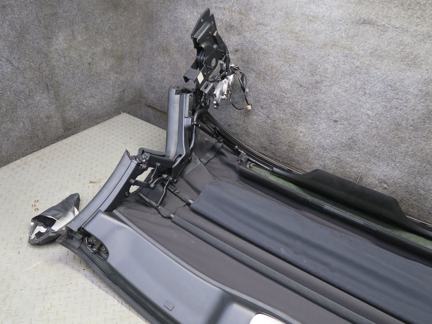 04-09 Nissan 350Z Z33 Convertible Soft TOP Roof w Glass Assembly Black OEM