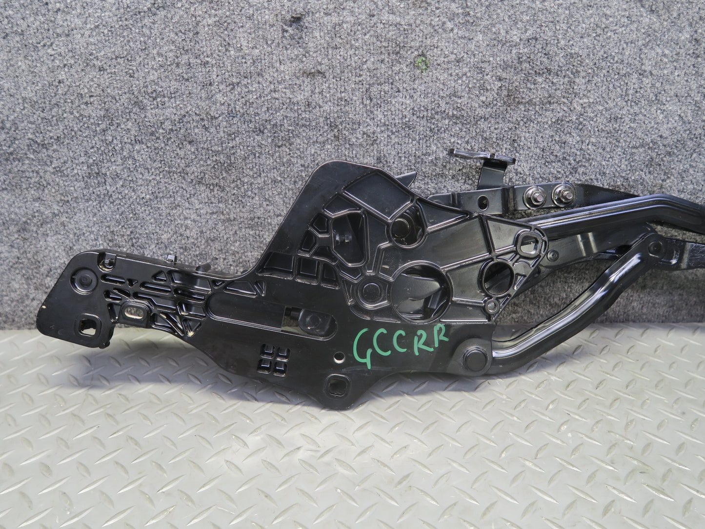 16-24 Chevrolet Camaro SS Convertible TOP Roof Rear Right Hinge w Cylinder OEM
