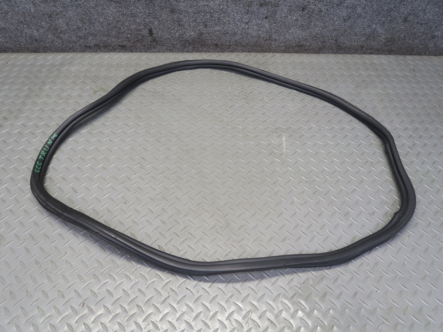 16-24 Chevrolet Camaro SS Rear Trunk Lid  Weatherstrip Rubber Seal OEM