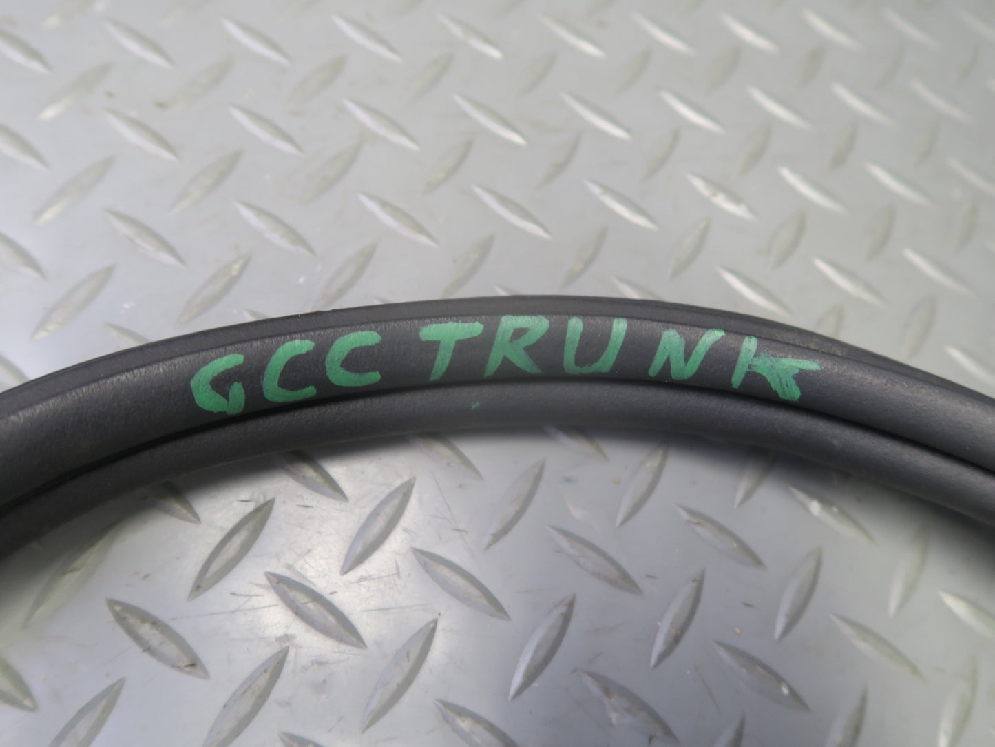 16-24 Chevrolet Camaro SS Rear Trunk Lid  Weatherstrip Rubber Seal OEM