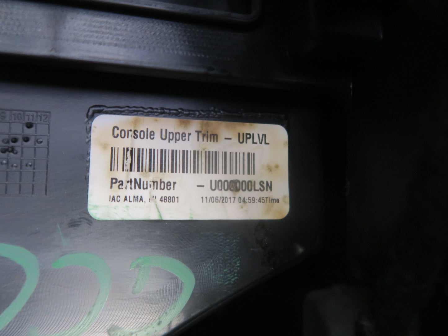 16-18 Chevrolet Camaro SS A/T Center Console Trim Cover Panel w Phone Module OEM