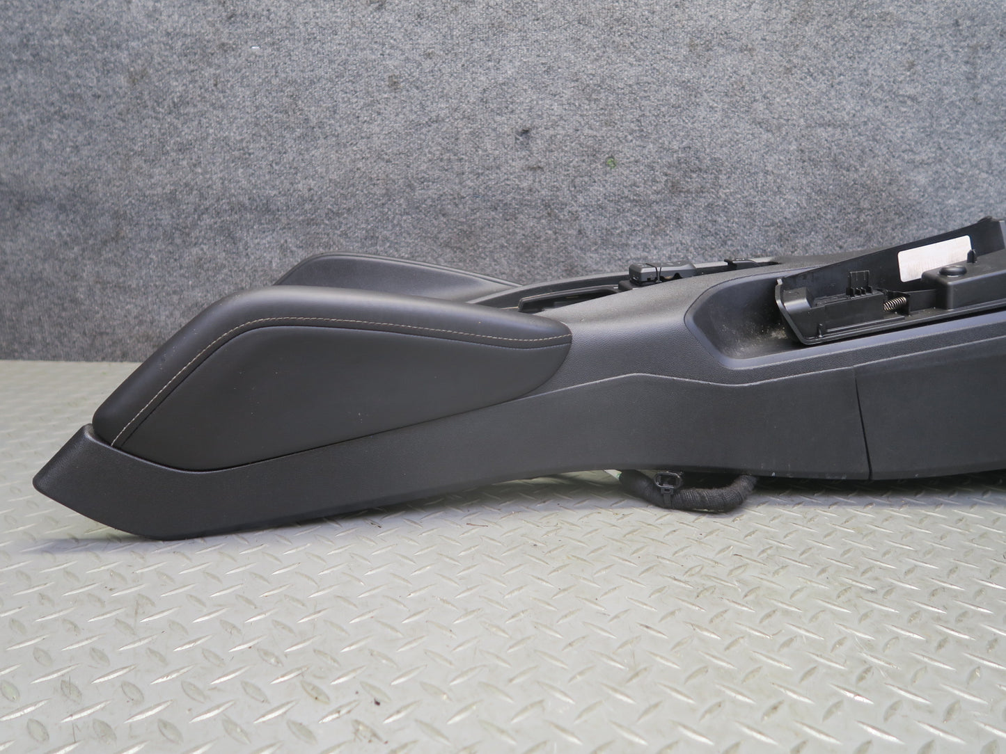 16-18 Chevrolet Camaro SS A/T Center Console Trim Cover Panel w Phone Module OEM