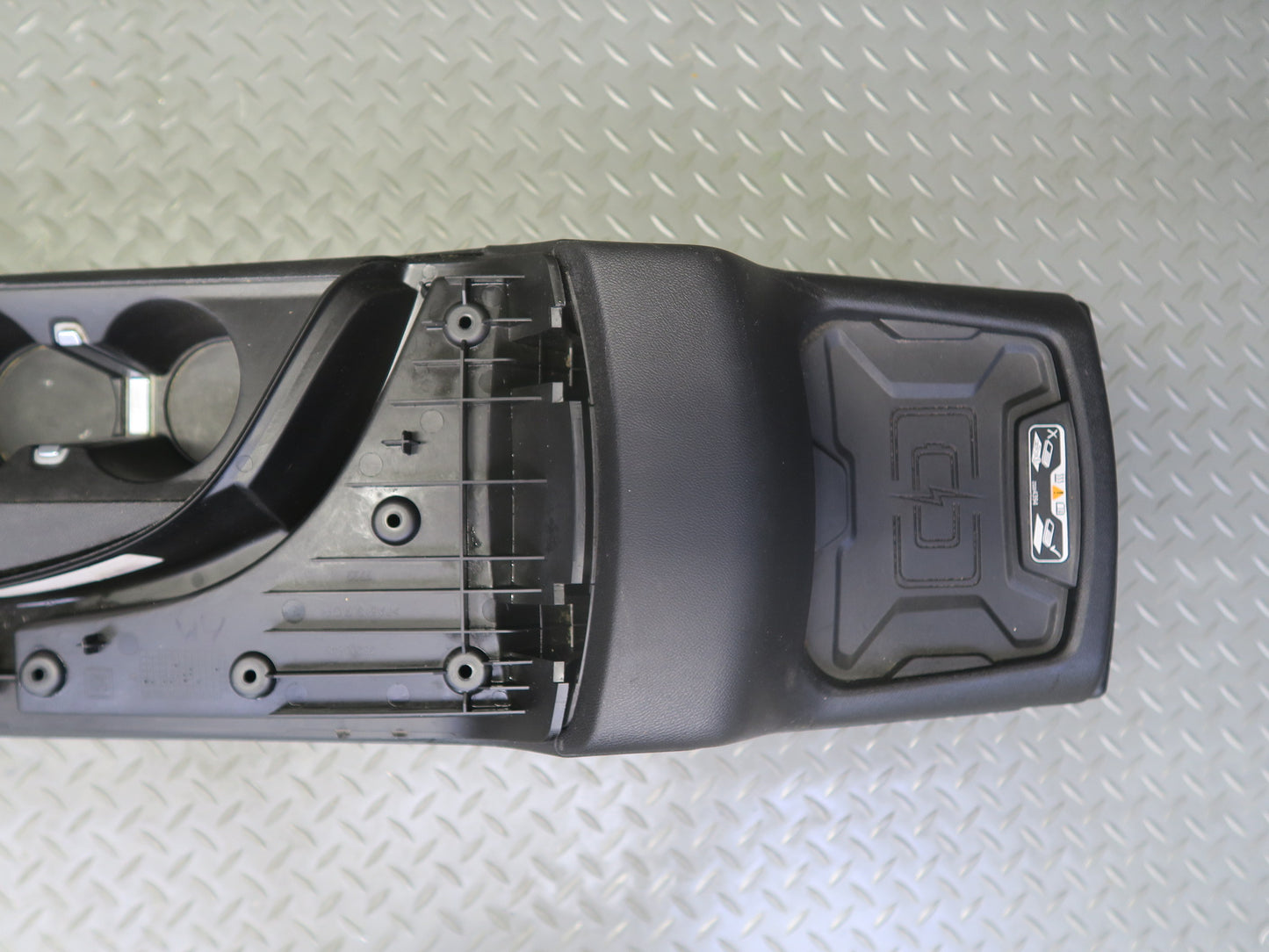 16-18 Chevrolet Camaro SS A/T Center Console Trim Cover Panel w Phone Module OEM