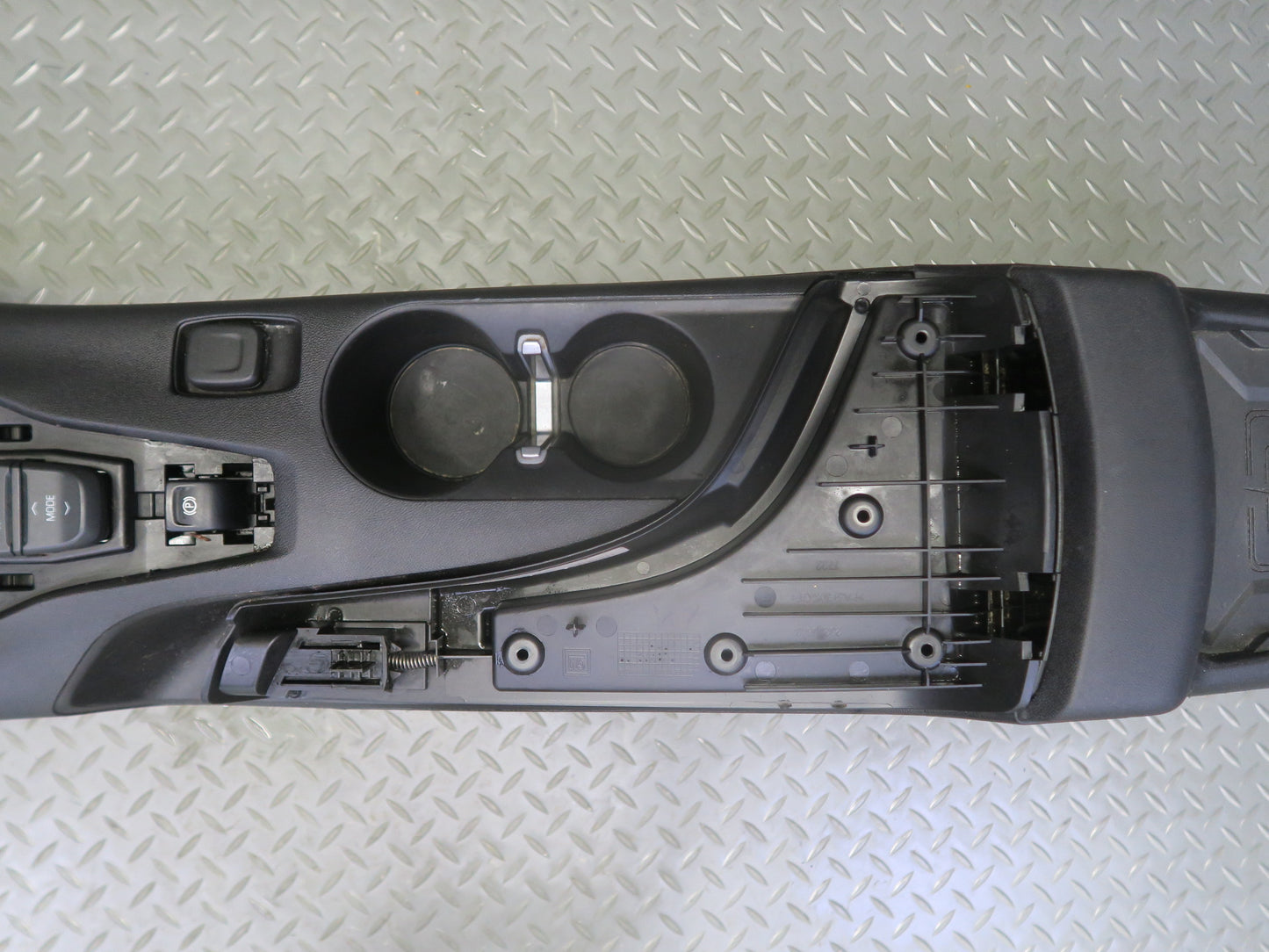 16-18 Chevrolet Camaro SS A/T Center Console Trim Cover Panel w Phone Module OEM