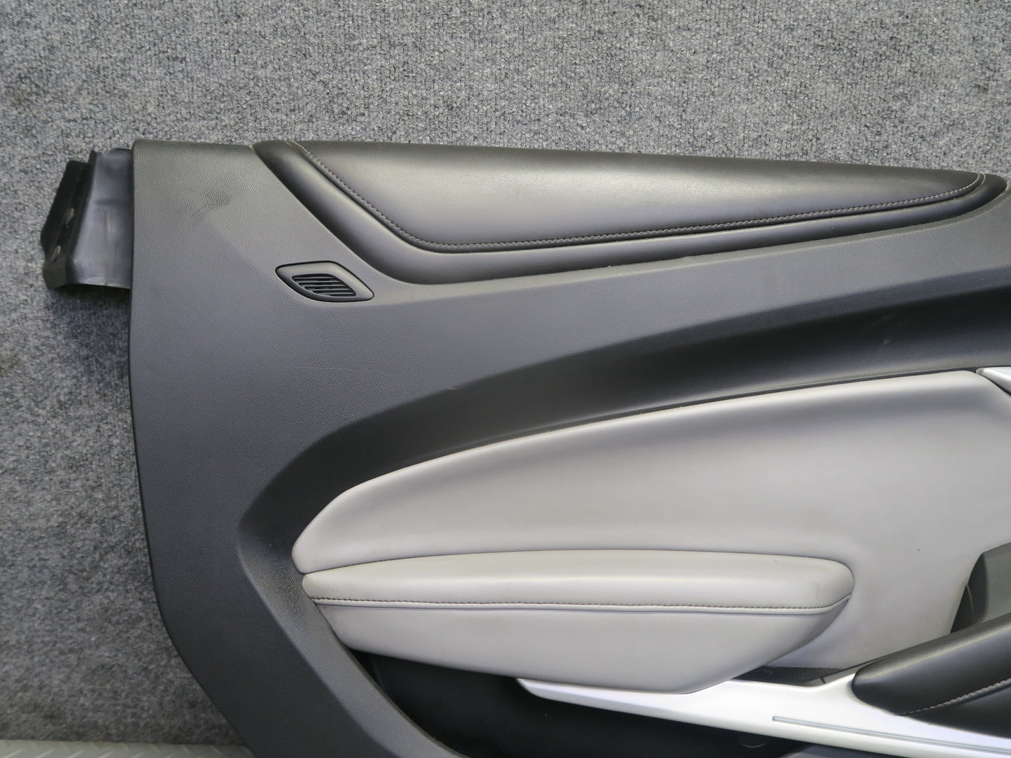 2018 Chevrolet Camaro SS Left Door Interior Trim Cover Panel OEM