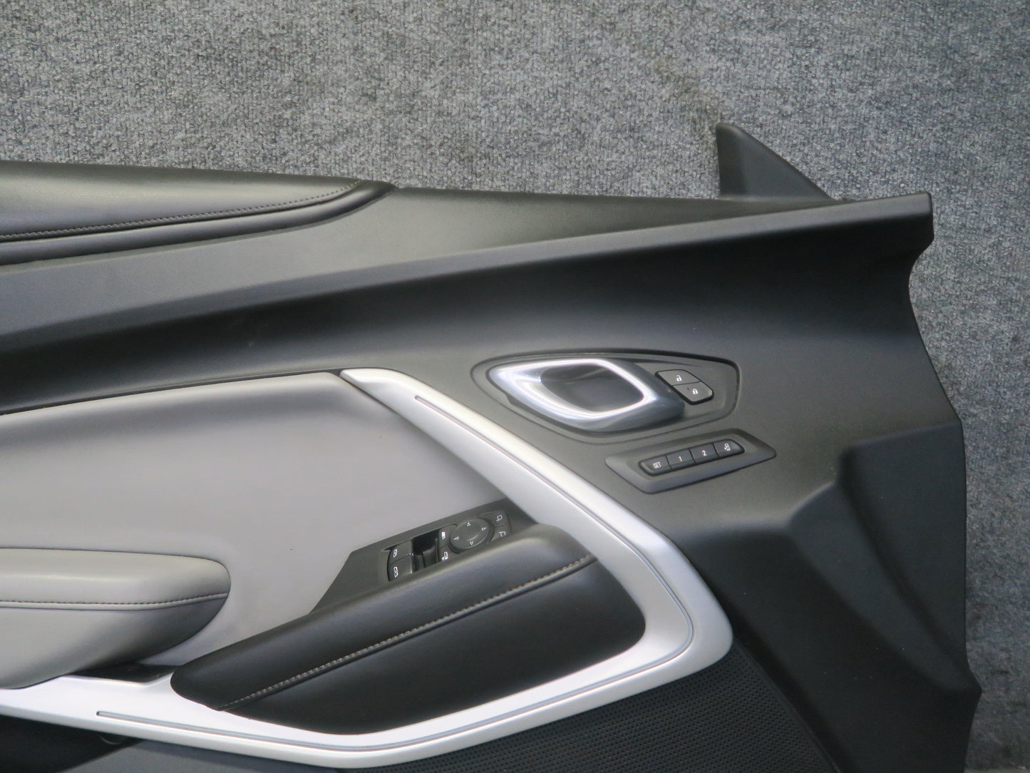 2018 Chevrolet Camaro SS Left Door Interior Trim Cover Panel OEM
