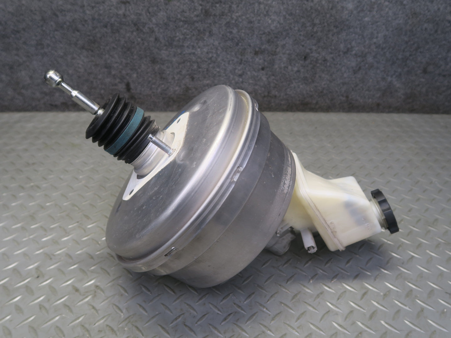 16-24 Chevrolet Camaro SS Power Brake Booster Master Cylinder 23337123 OEM