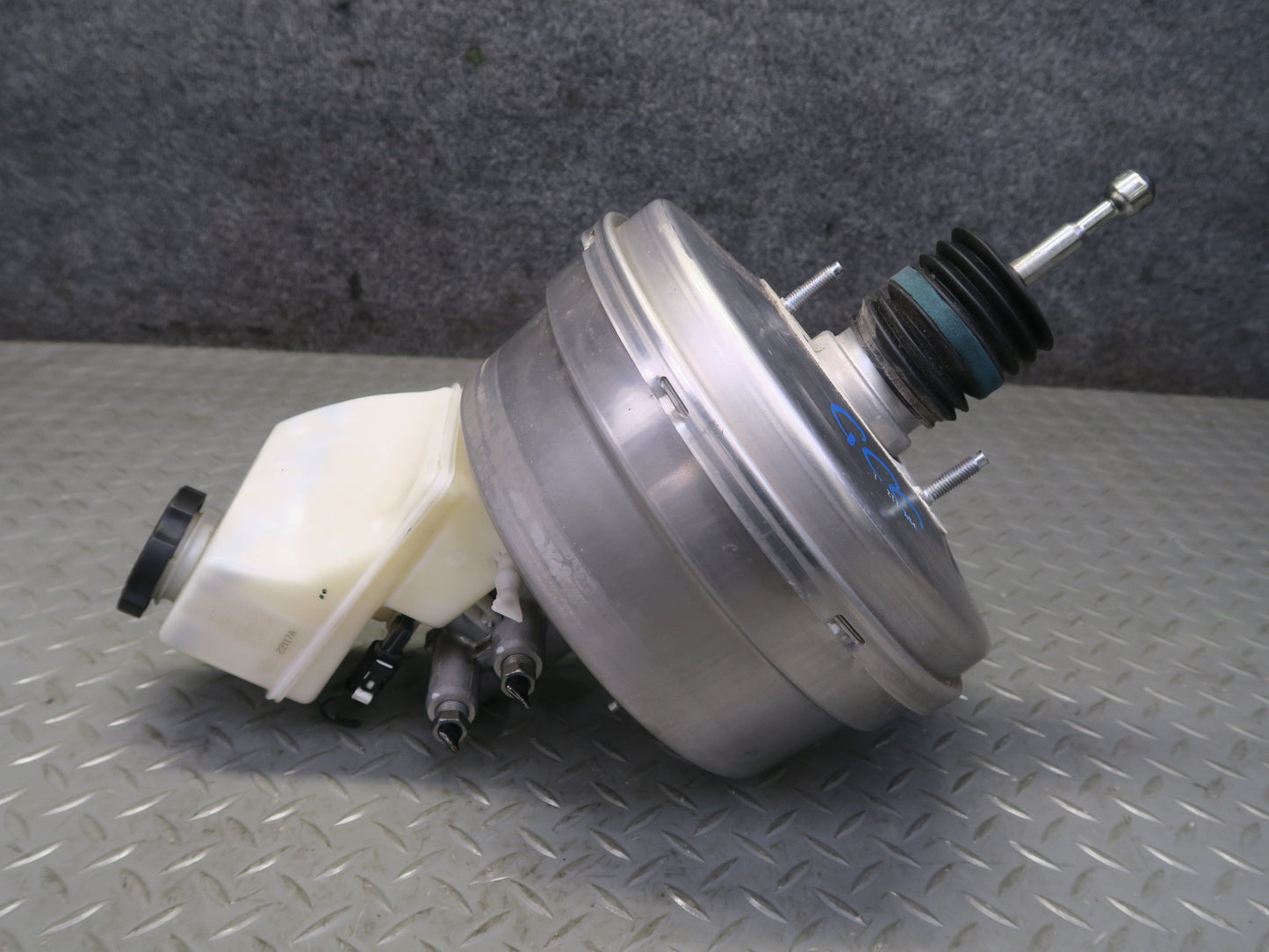 16-24 Chevrolet Camaro SS Power Brake Booster Master Cylinder 23337123 OEM