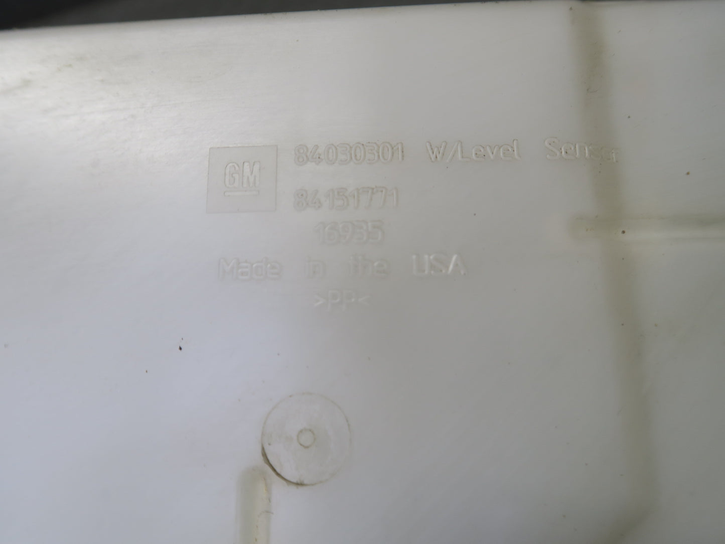 16-24 Chevrolet Camaro SS Windshield Washer Fluid Tank Reservoir 84030301 OEM