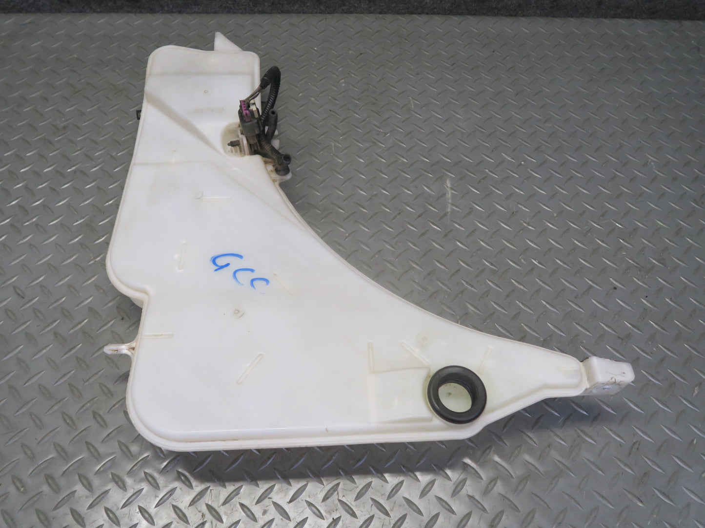 16-24 Chevrolet Camaro SS Windshield Washer Fluid Tank Reservoir 84030301 OEM