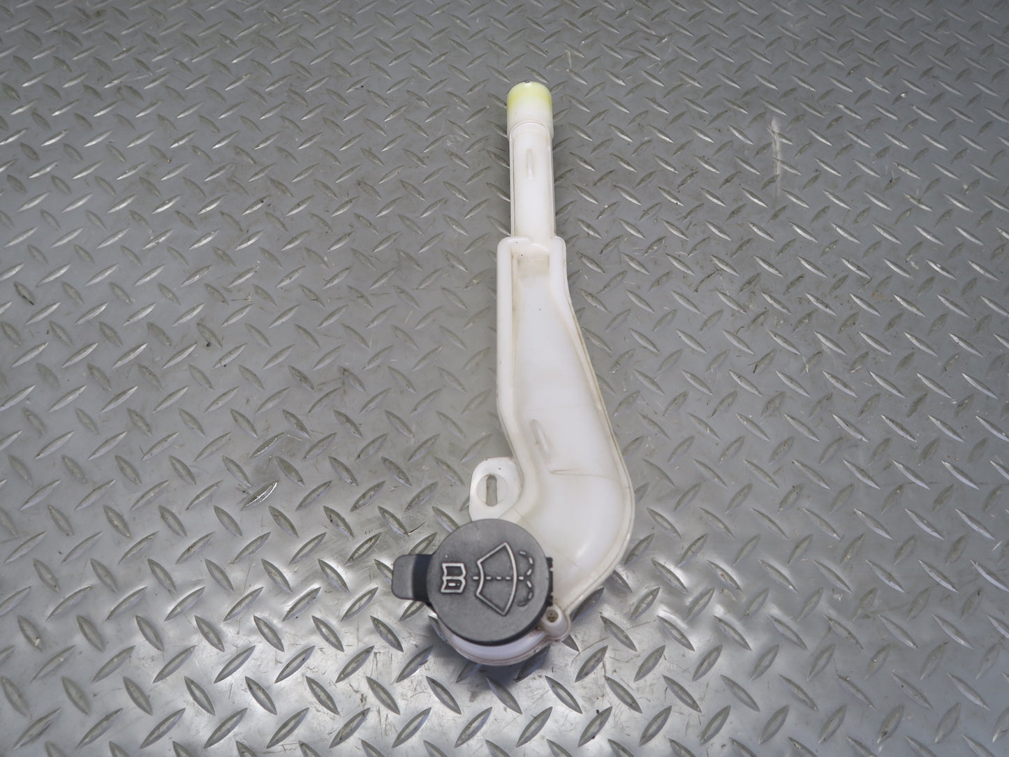 16-24 Chevrolet Camaro SS Windshield Washer Fluid Tank Reservoir 84030301 OEM