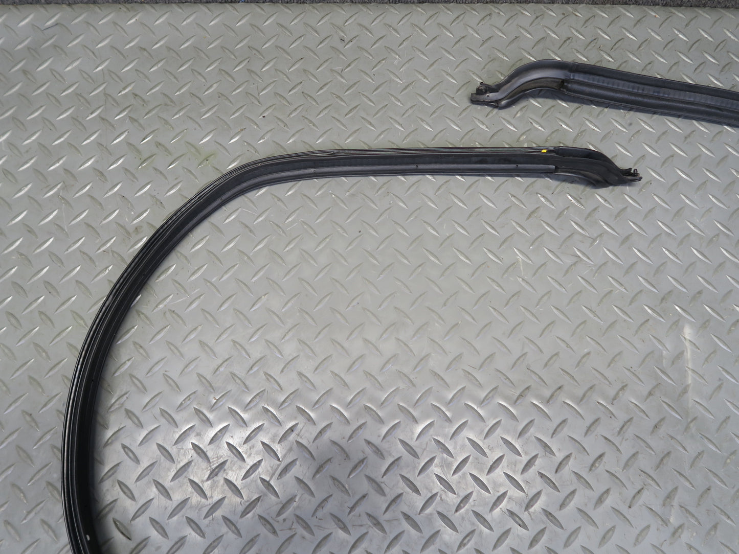 04-09 Nissan 350Z Z33 Convertible Set of 3 Rear Deck Door Weatherstrip Seal OEM