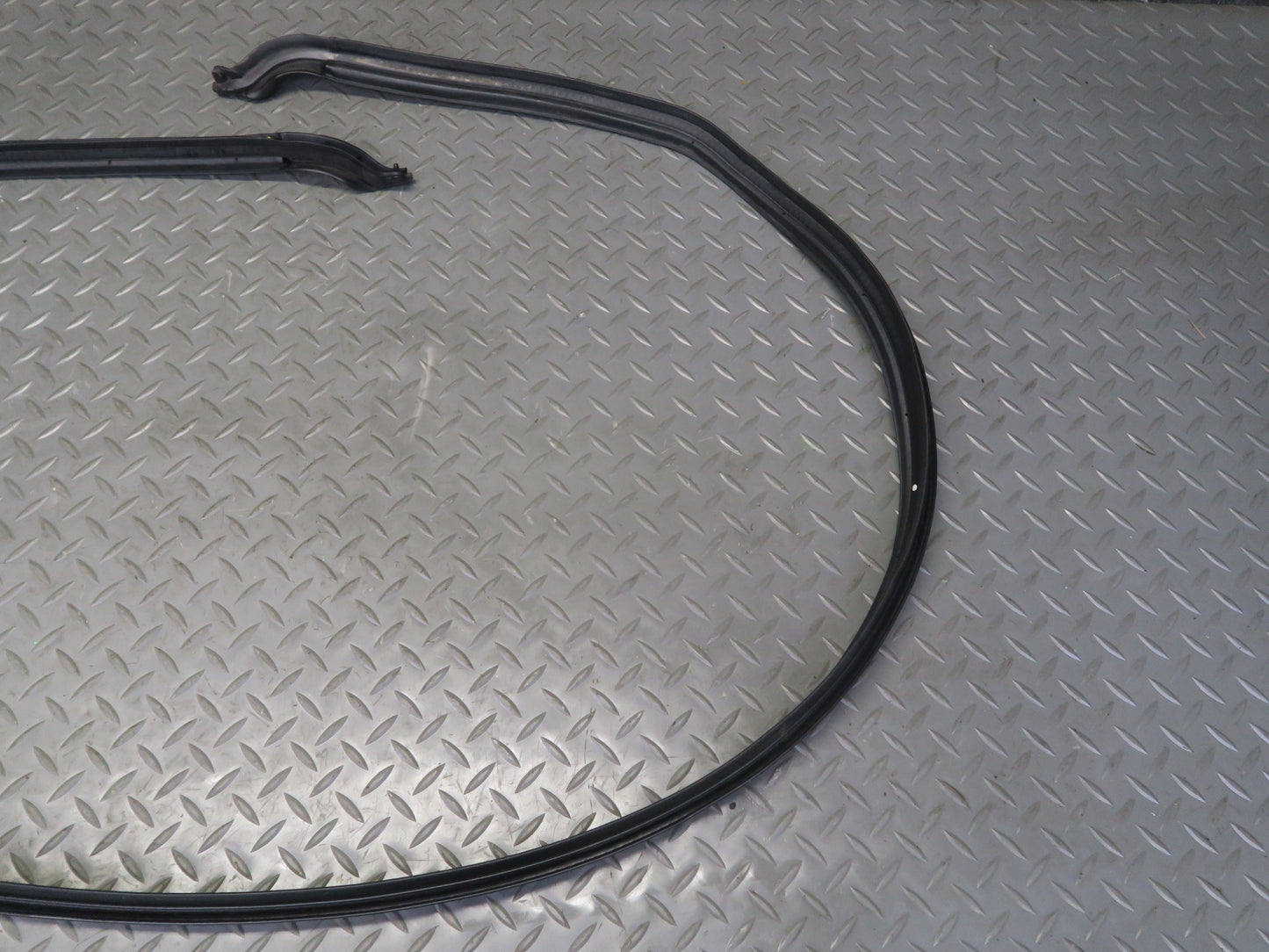 04-09 Nissan 350Z Z33 Convertible Set of 3 Rear Deck Door Weatherstrip Seal OEM