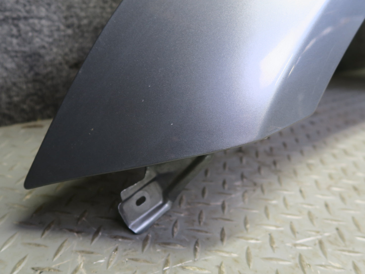 03-06 Nissan Z33 350Z Front Left Fender Shell Cover Panel Silver OEM