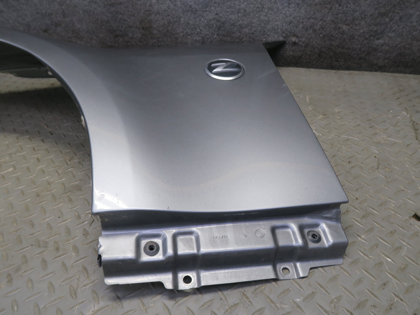 03-06 Nissan Z33 350Z Front Left Fender Shell Cover Panel Silver OEM