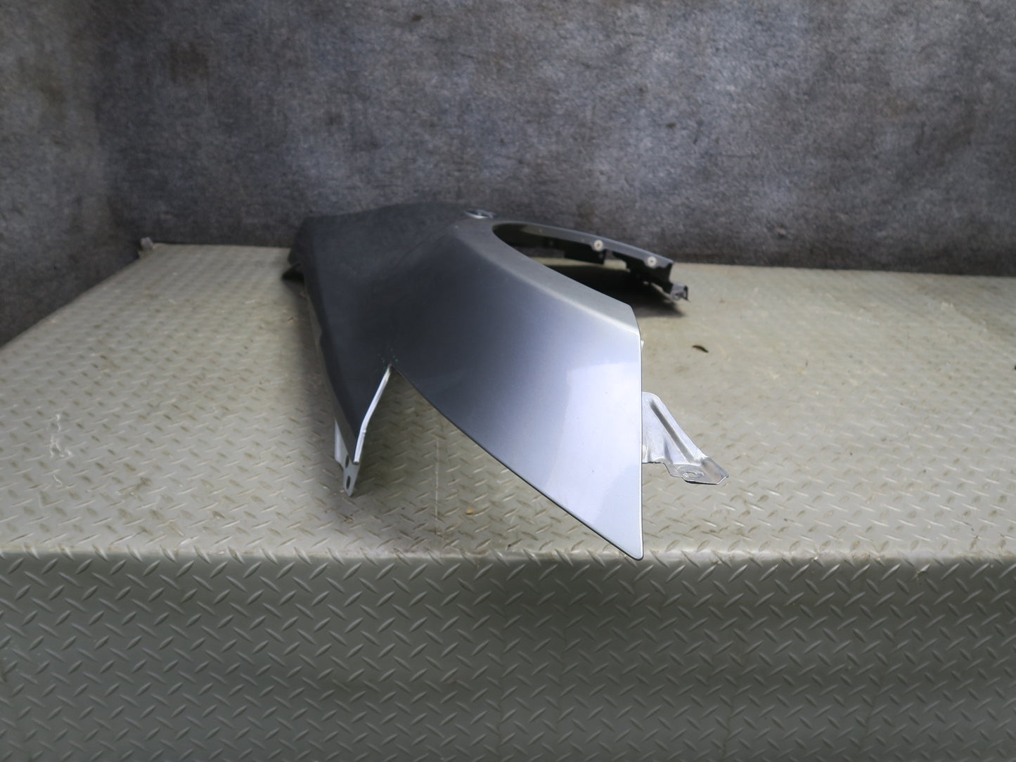 03-06 Nissan Z33 350Z Front Left Fender Shell Cover Panel Silver OEM