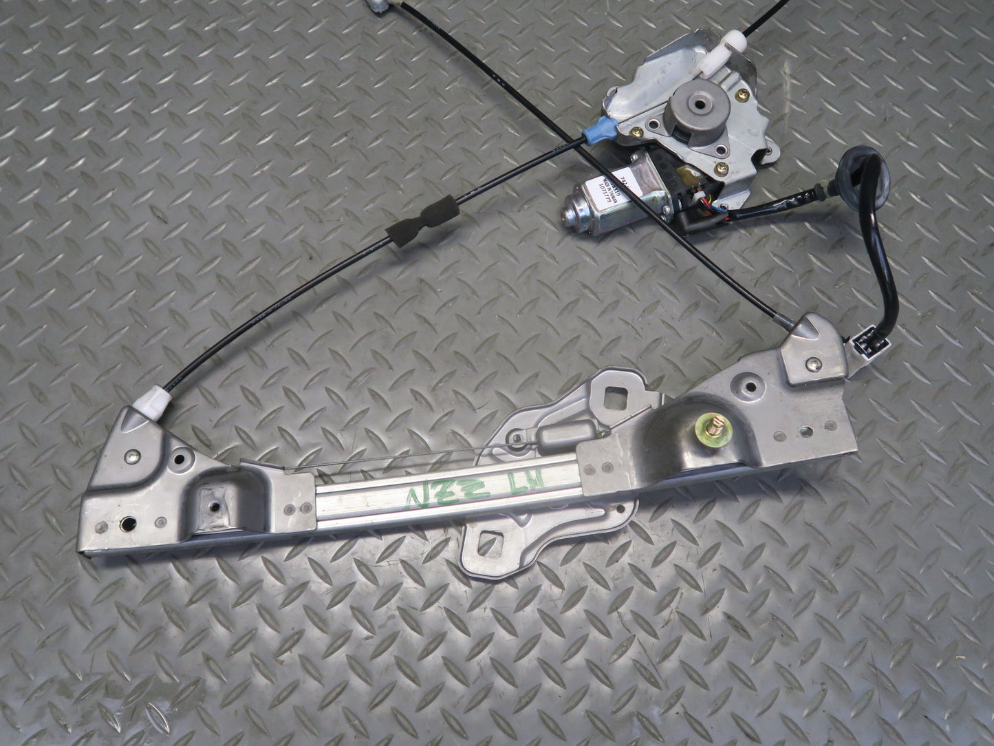 04-09 Nissan Z33 350Z Convertible Left Door Window Regulator w Motor OEM
