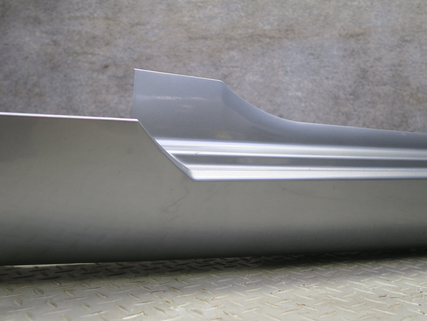 04-06 Nissan 350Z Z33 Convert Left Side Skirt Rocker Panel Molding Silver OEM