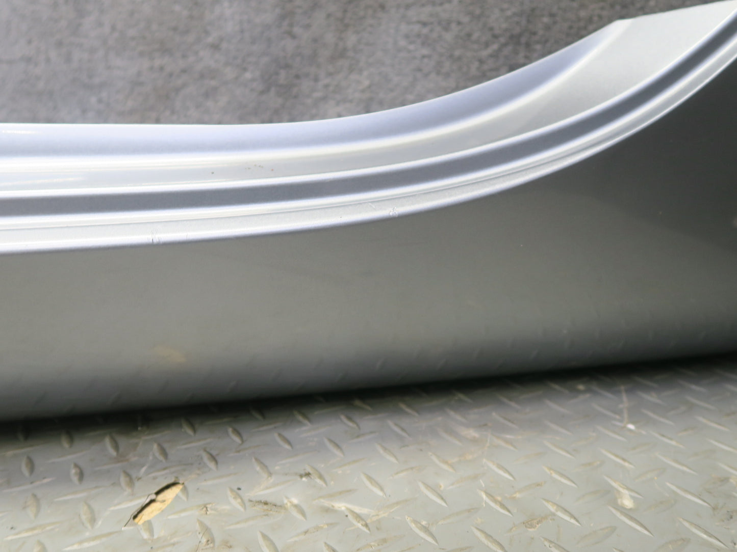 04-06 Nissan 350Z Z33 Convert Left Side Skirt Rocker Panel Molding Silver OEM