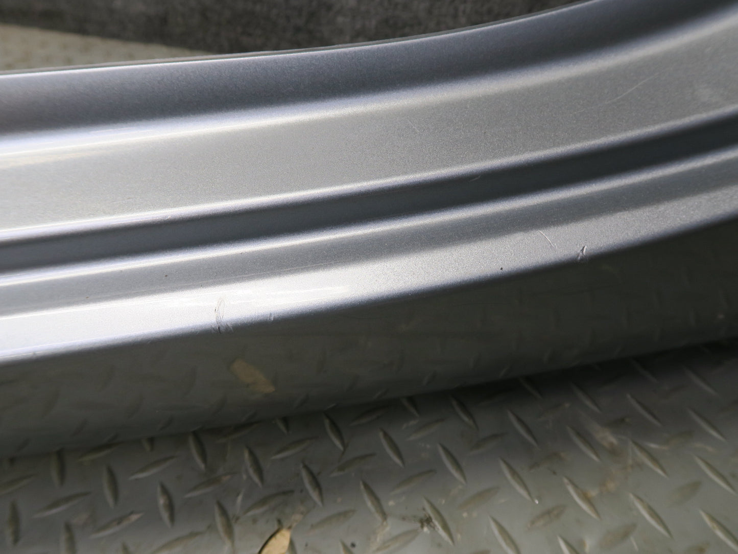 04-06 Nissan 350Z Z33 Convert Left Side Skirt Rocker Panel Molding Silver OEM