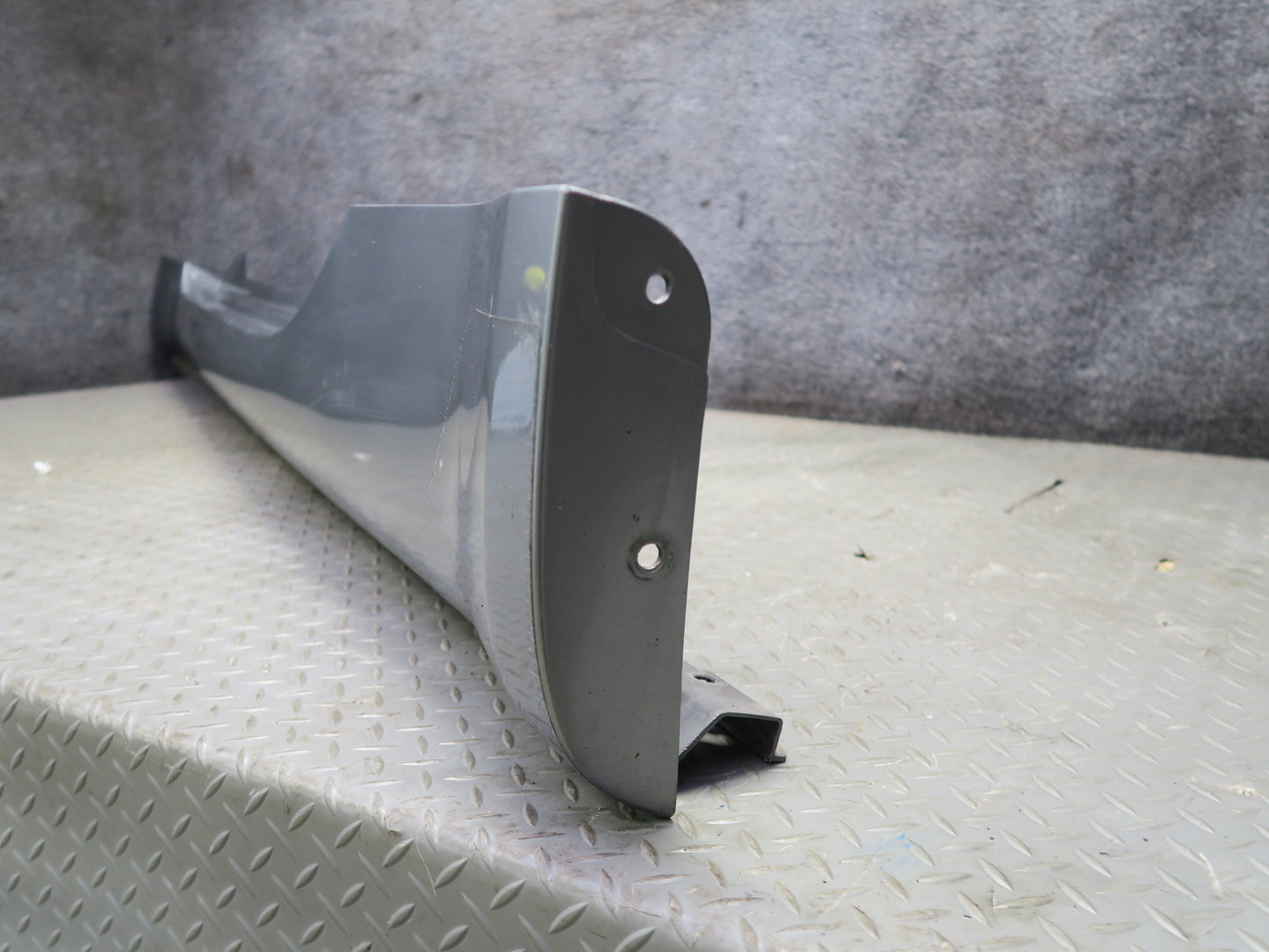 04-06 Nissan 350Z Z33 Convert Left Side Skirt Rocker Panel Molding Silver OEM