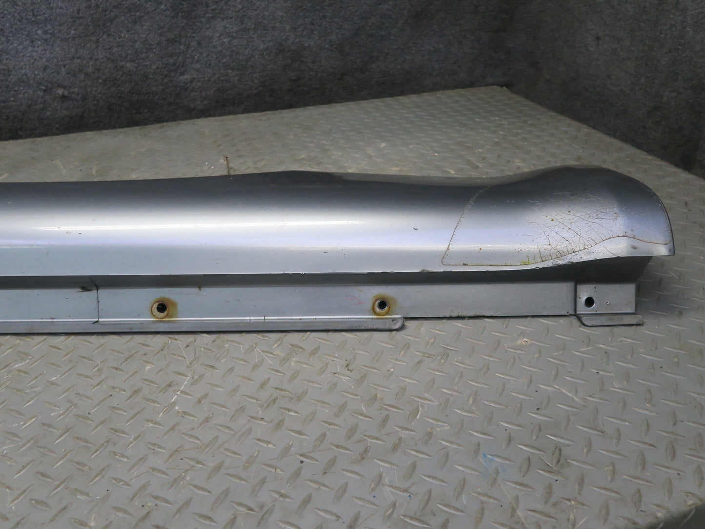 04-06 Nissan 350Z Z33 Convert Left Side Skirt Rocker Panel Molding Silver OEM