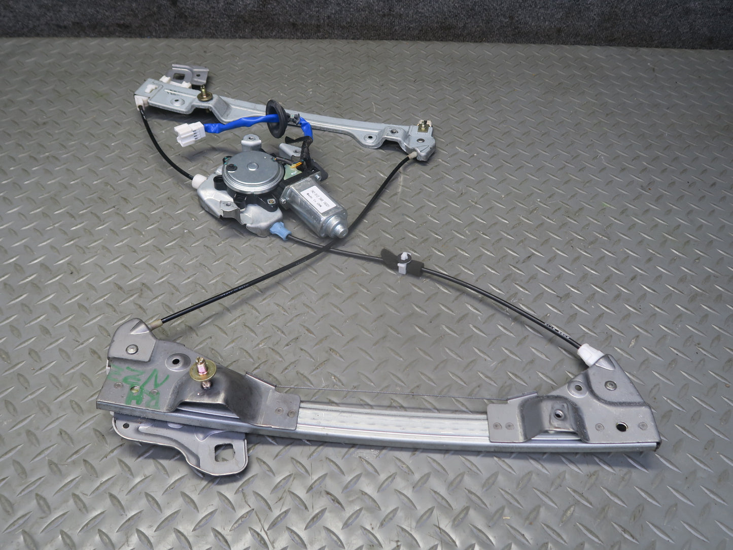 04-09 Nissan 350Z Z33 Convertible Right Pass Door Window Regulator w Motor OEM