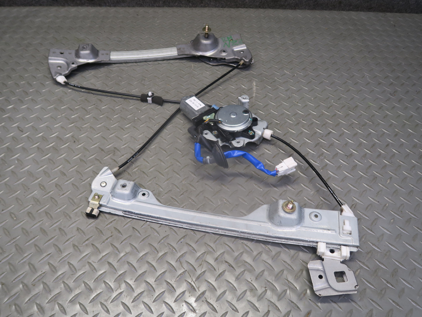04-09 Nissan 350Z Z33 Convertible Right Pass Door Window Regulator w Motor OEM